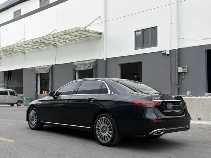 Mercedes-Benz E-Class 2023 Model E 300 L Fashion Model sedan – фото 5