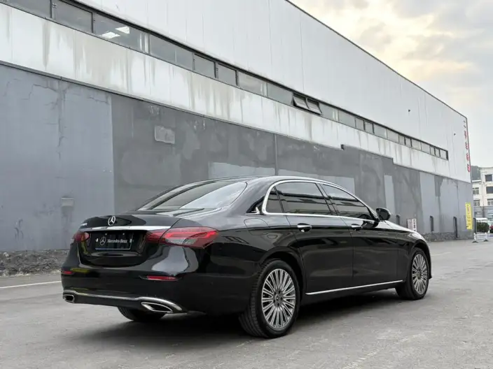 Mercedes-Benz E-Class 2023 Model E 300 L Fashion Model sedan – фото 7