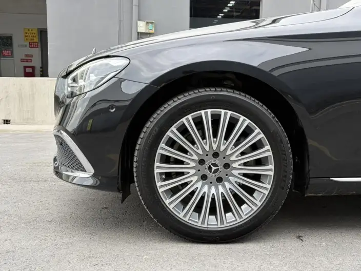 Mercedes-Benz E-Class 2023 Model E 300 L Fashion Model sedan – фото 10
