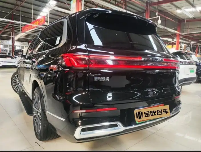 Geely M9 2025 Model 210km 4WD Pilot Edition
