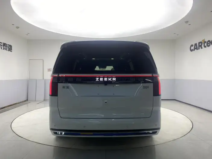 ZEEKR 009 2024 Model VI seat Executive Edition 4WD 108kWh – фото 6