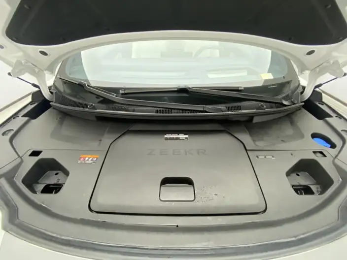 ZEEKR 009 2024 Model VI seat Executive Edition 4WD 108kWh – фото 9