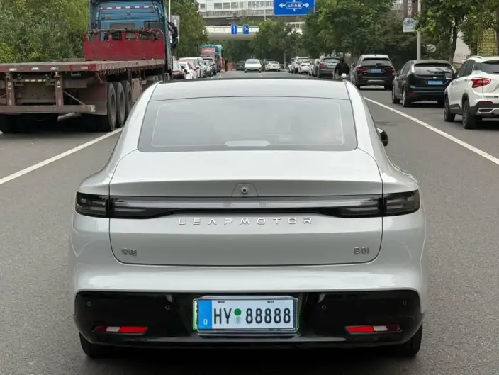 Leapmotor B01 2025 Model 650 Yuexiang Edition – фото 5