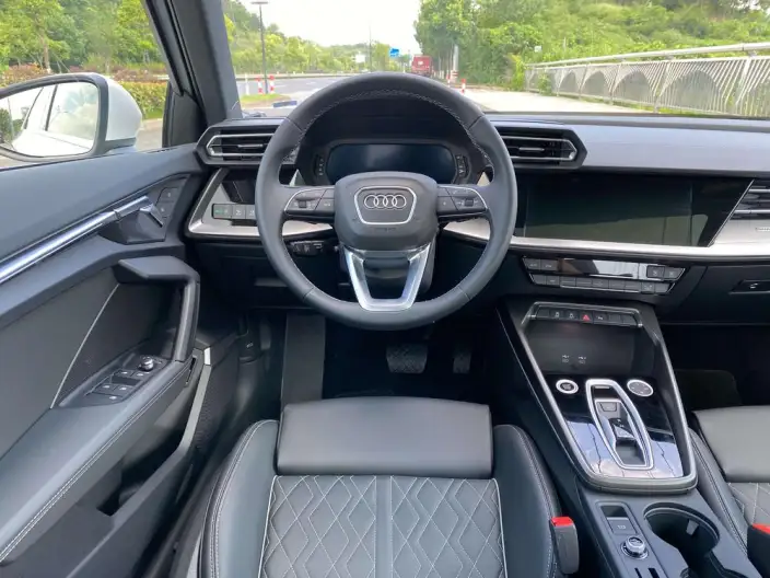 Audi A3 2026 Model A3L Limousine 35 TFSI Continental Flying Spur Exclusive Model – фото 8