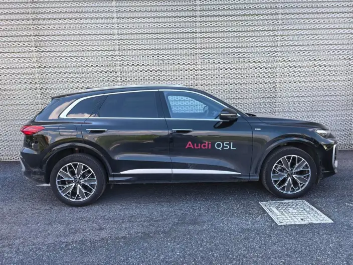 Audi Q5L 2026 Model 2.0T 10M Users Edition Edition – фото 5