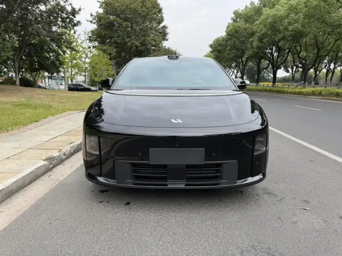 Li Auto i6 2025 Model 2WD Standard Edition