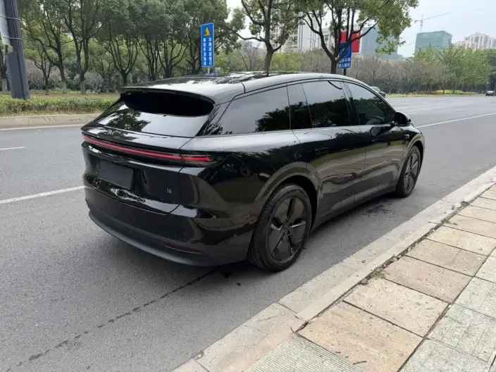 Li Auto i6 2025 Model 2WD Standard Edition