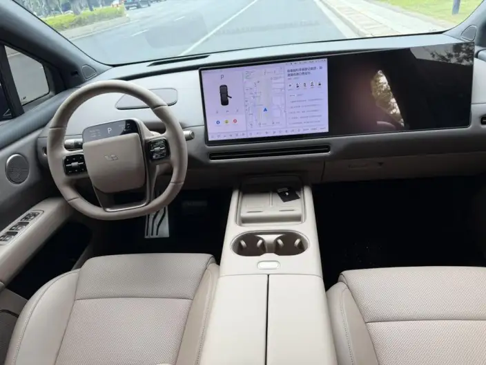 Li Auto i6 2025 Model 2WD Standard Edition – фото 9