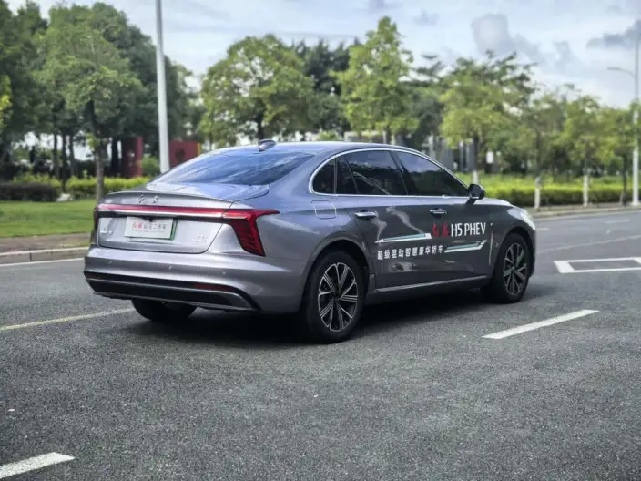 Hongqi H5 PHEV 2025 Model 170 Chao Hybrid Edition – фото 7