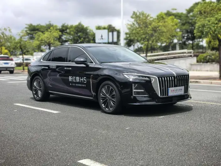 Hongqi H5 2026 Model 2.0T Automatic Flag Ling Pro Edition