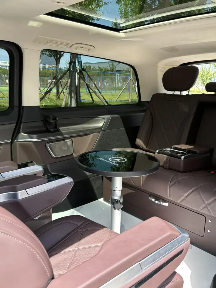 Mercedes-Benz V-Class 2024 Model V 300 L Long wheelbase Deluxe Edition – фото 7