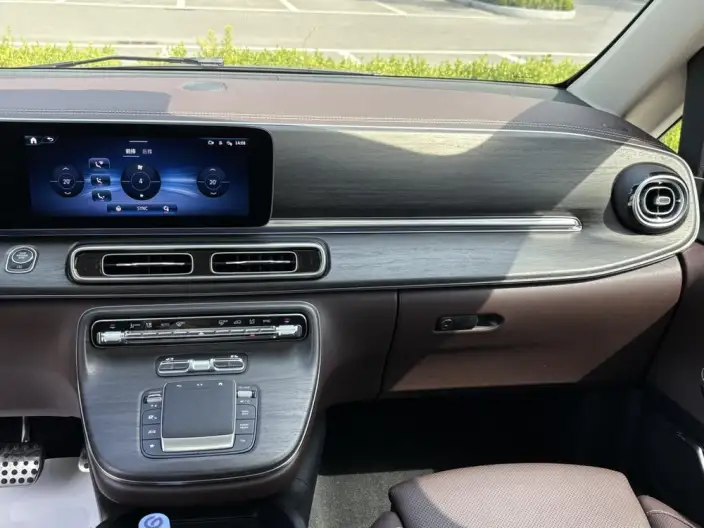 Mercedes-Benz V-Class 2024 Model V 300 L Long wheelbase Deluxe Edition – фото 8