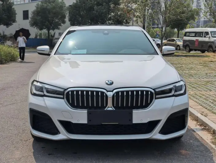 BMW 5 Series 2023 Model 530Li Leading Model M Sports Set – фото 2