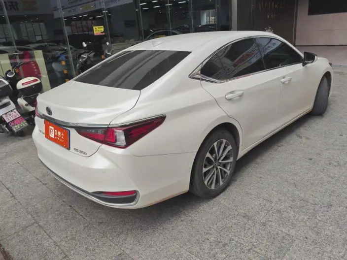 Lexus ES 2024 Model 200 Premium
