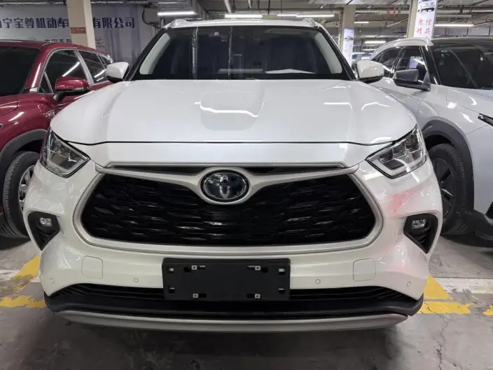 Toyota Highlander 2024 Model Hybrid 2.5L 4WD Premium Edition 7 seat – фото 2
