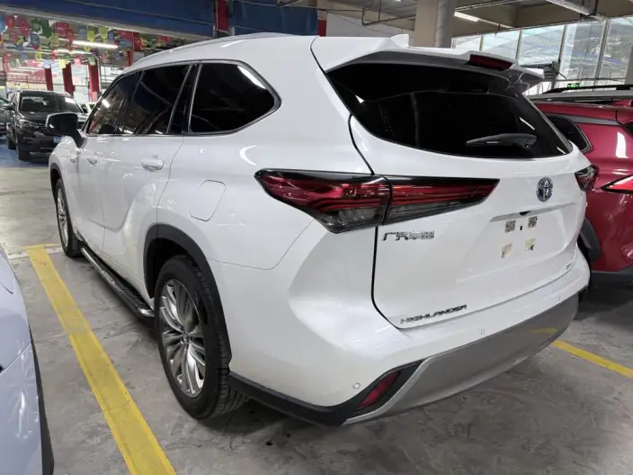 Toyota Highlander 2024 Model Hybrid 2.5L 4WD Premium Edition 7 seat – фото 4