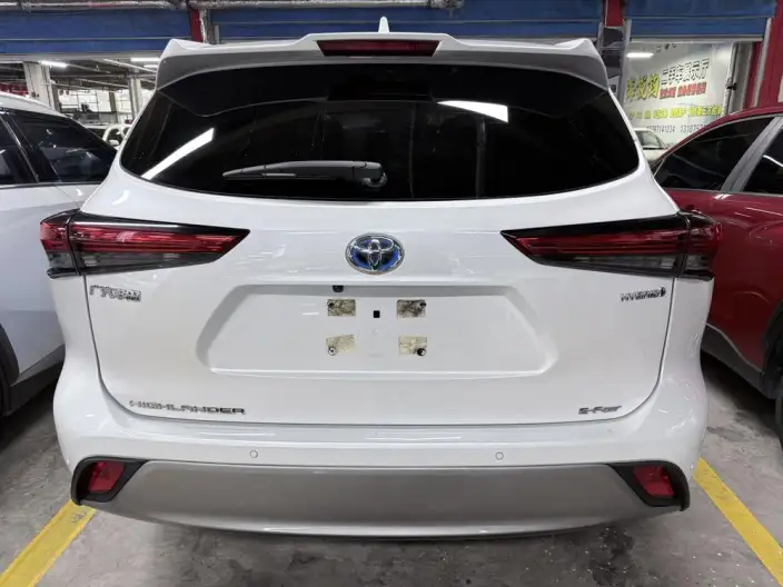 Toyota Highlander 2024 Model Hybrid 2.5L 4WD Premium Edition 7 seat – фото 5