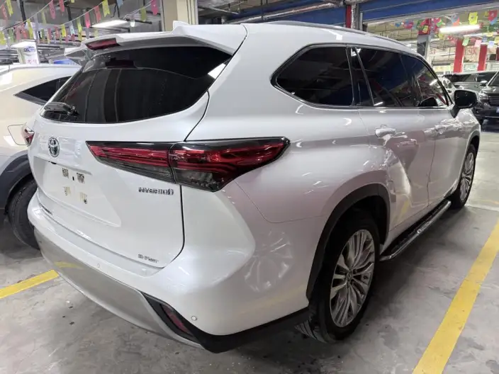 Toyota Highlander 2024 Model Hybrid 2.5L 4WD Premium Edition 7 seat – фото 6