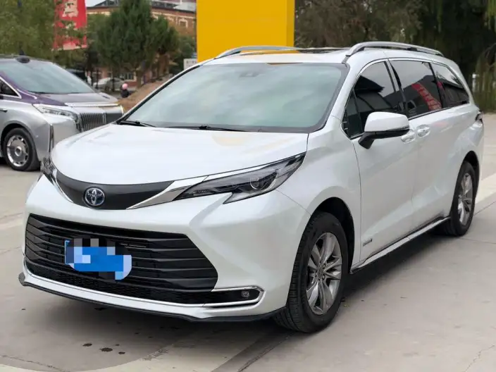 Toyota Sienna 2024 Model Hybrid 2.5L Zhen Xiang Premium Edition – фото 1