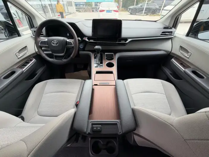 Toyota Sienna 2024 Model Hybrid 2.5L Zhen Xiang Premium Edition – фото 7