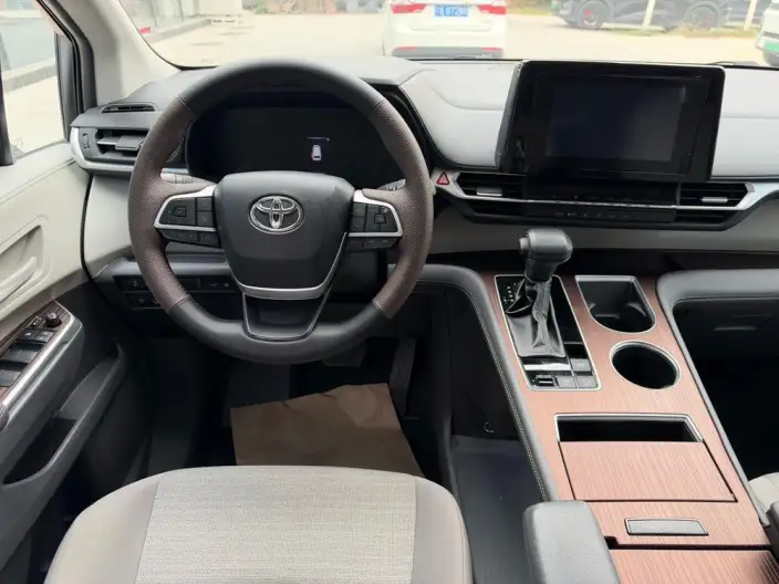 Toyota Sienna 2024 Model Hybrid 2.5L Zhen Xiang Premium Edition – фото 10