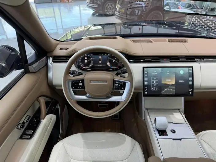 Range Rover 2026 Model 3.0 L6 400PS SE Long axis Edition – фото 5