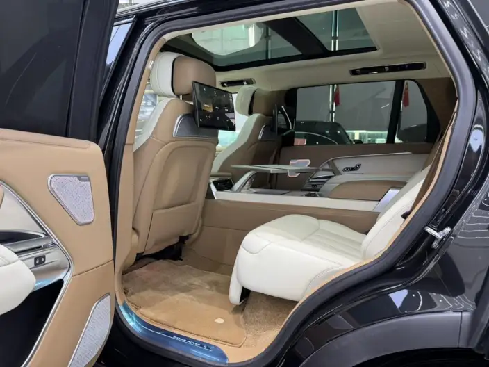 Range Rover 2026 Model 3.0 L6 400PS SE Long axis Edition – фото 8