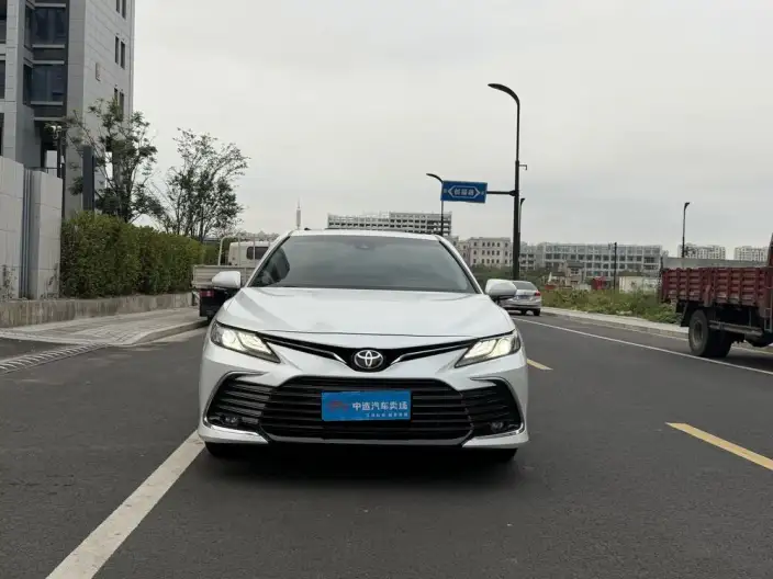 Toyota Camry 2021 Model 2.0G Deluxe Edition