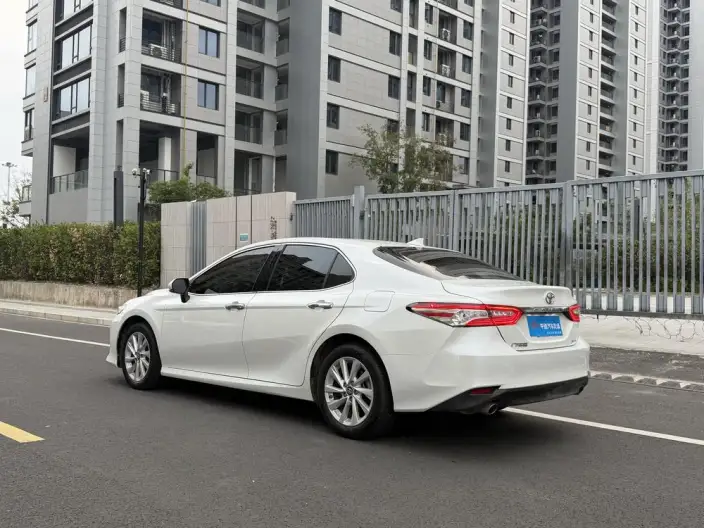Toyota Camry 2021 Model 2.0G Deluxe Edition