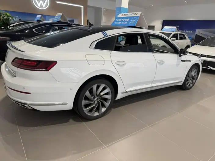 Volkswagen CC 2024 Model 380TSI Eye-catching version – фото 5