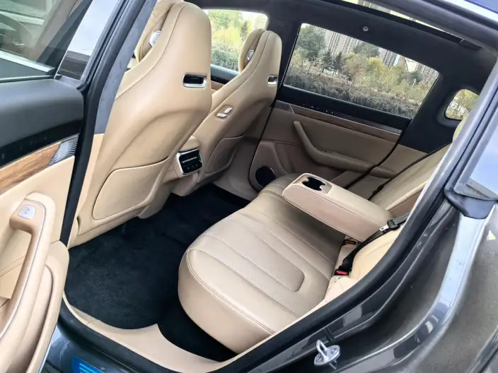 Luxeed R7 2024 Model EV 100kWh Max Rear Drive Edition – фото 9