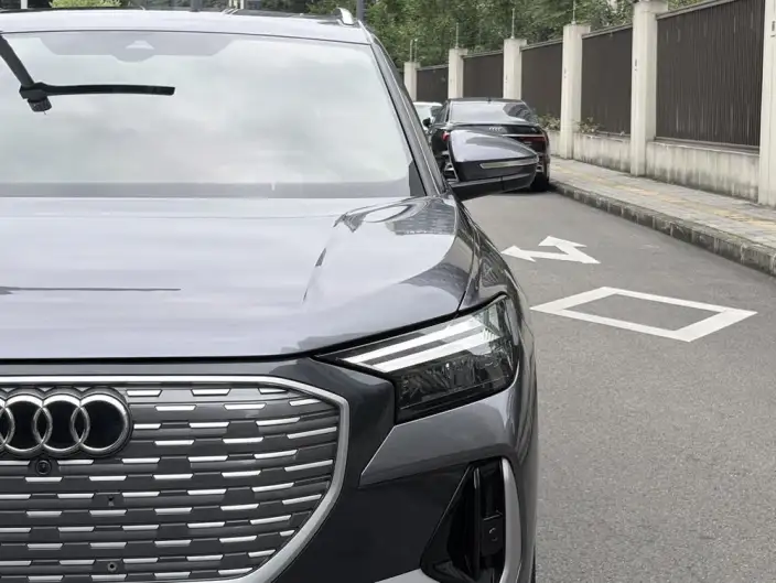Audi Q4 e-tron 2023 Model 40 e-tron Genesis Edition – фото 8