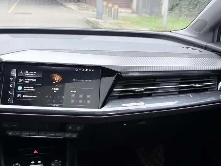 Audi Q4 e-tron 2023 Model 40 e-tron Genesis Edition – фото 10
