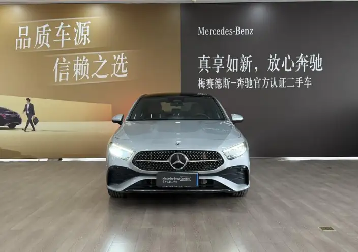 Mercedes-Benz A-class 2023 Model A 200 L Sports sedan Fashion Edition – фото 2