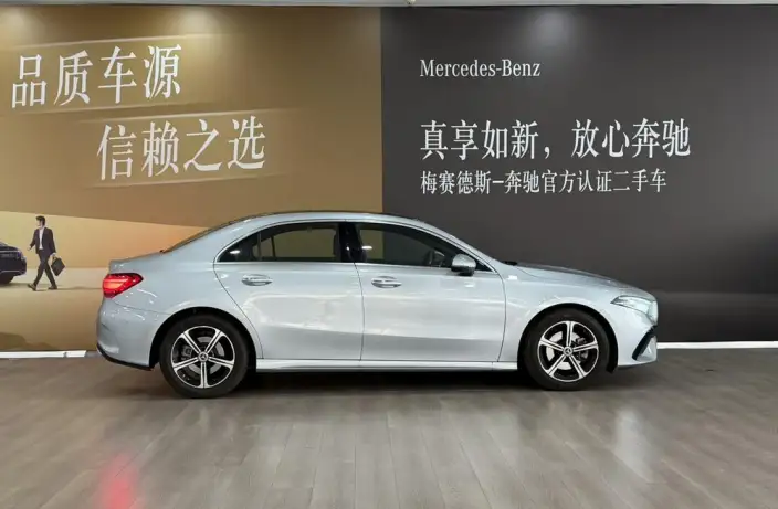 Mercedes-Benz A-class 2023 Model A 200 L Sports sedan Fashion Edition – фото 5