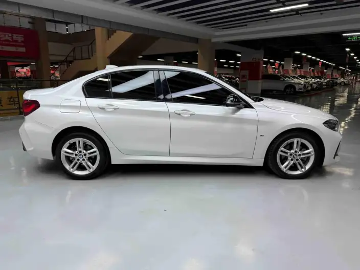 BMW 1 Series 2023 Model 120i M Sports Night Edition – фото 8
