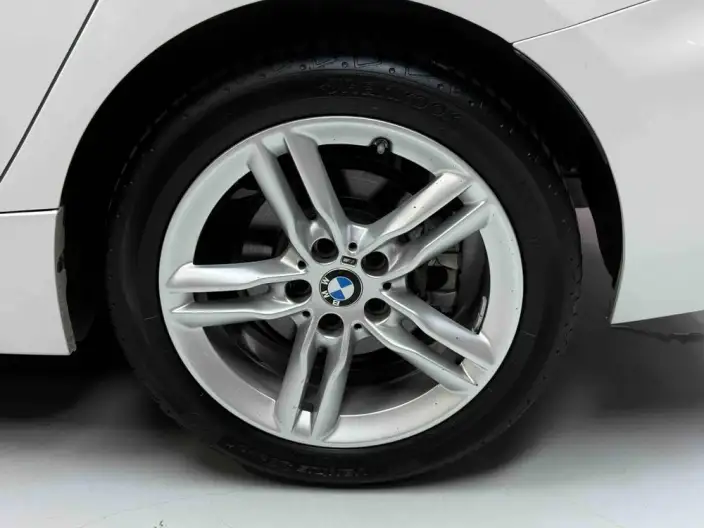 BMW 1 Series 2023 Model 120i M Sports Night Edition – фото 9