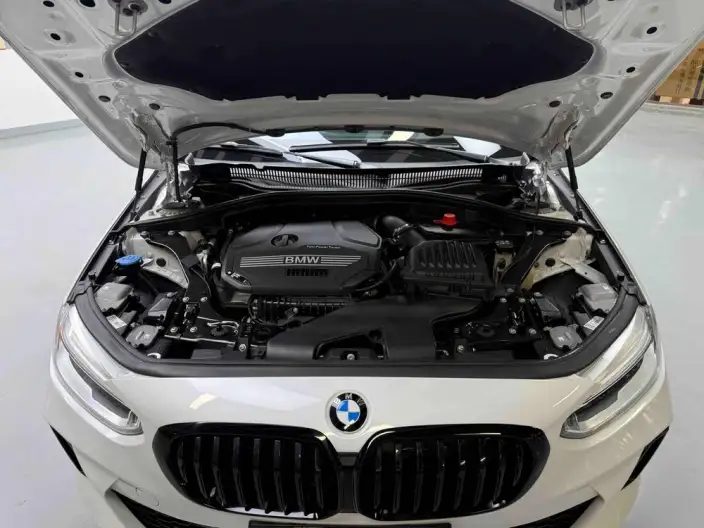 BMW 1 Series 2023 Model 120i M Sports Night Edition – фото 10