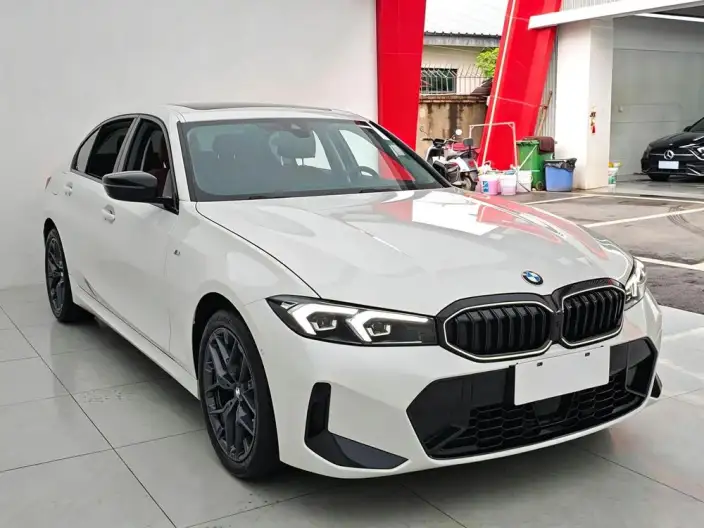 BMW 3 Series 2026 Model 330Li M Sports Night Set