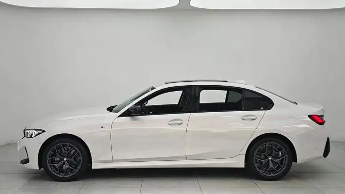 BMW 3 Series 2026 Model 330Li M Sports Night Set