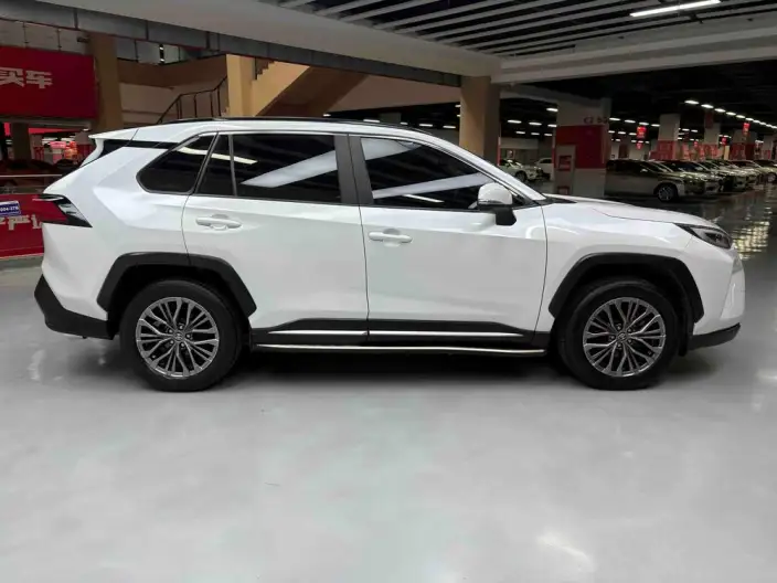 Toyota Wildlander 2023 Model 2.0L 4WD Luxury PLUS Edition – фото 8
