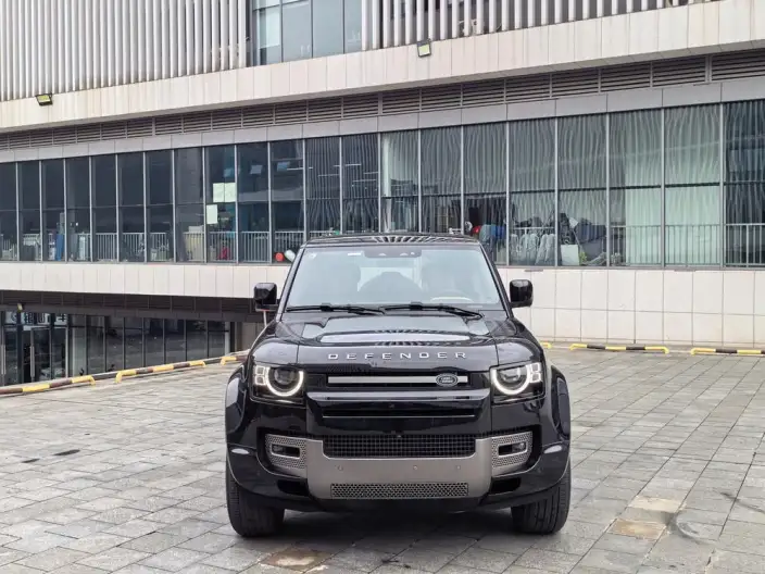 Land Rover Defender 2025 Model 110 3.0T P400 HSE X-Dynamic