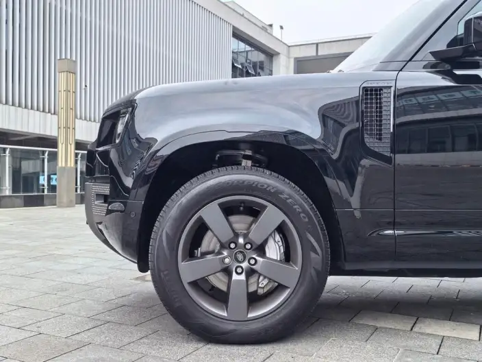 Land Rover Defender 2025 Model 110 3.0T P400 HSE X-Dynamic – фото 9