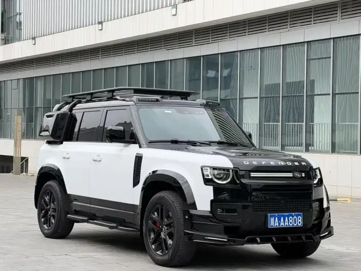 Land Rover Defender 2024 Model 110 3.0T P400 XS