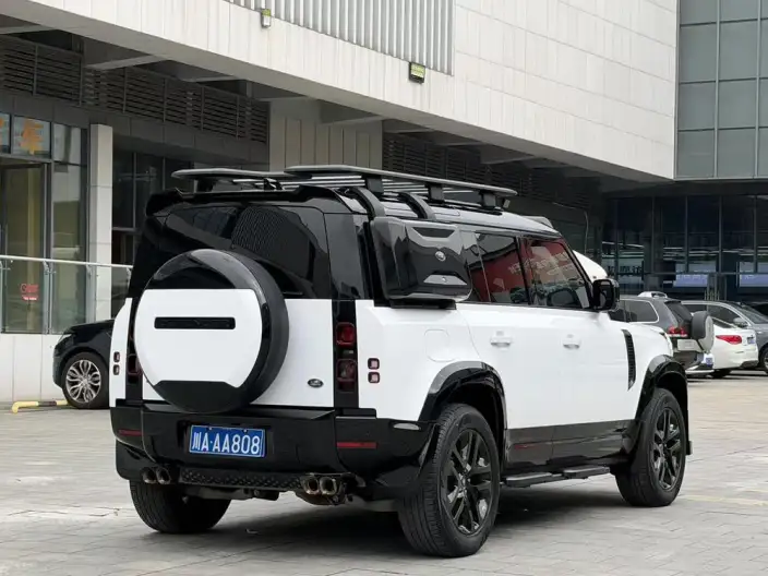 Land Rover Defender 2024 Model 110 3.0T P400 XS – фото 7
