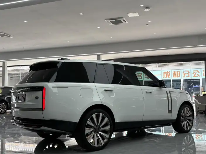 Range Rover 2025 Model 3.0 L6 400PS Shengshi Extended Edition