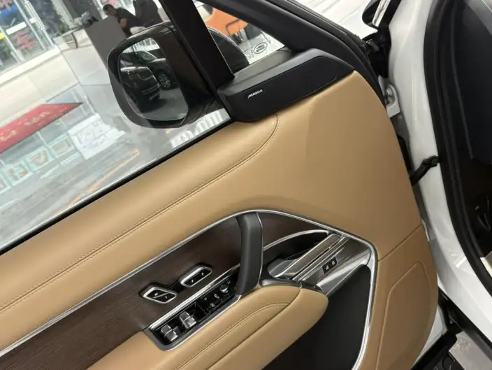 Range Rover 2025 Model 3.0 L6 400PS Shengshi Extended Edition – фото 7