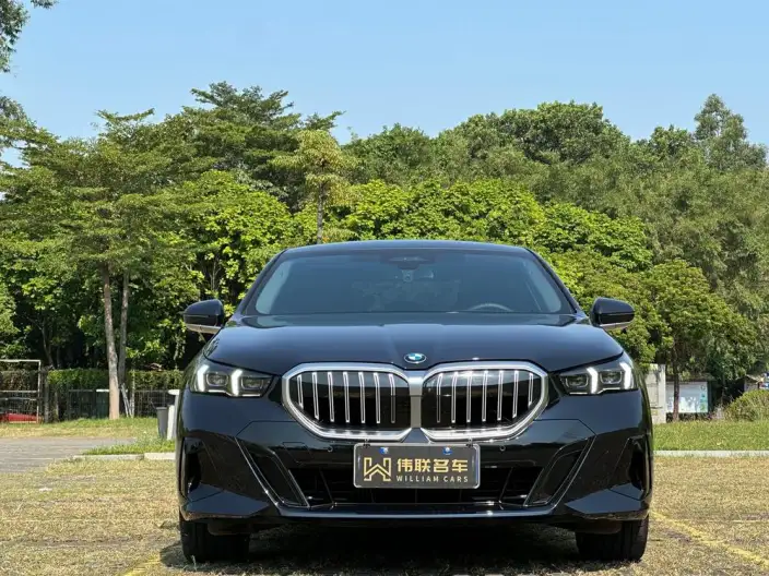 BMW 5 Series 2025 Model 530Li Exclusive Model M Sports Set