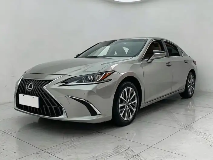 Lexus ES 2022 Model 200 Deluxe Edition