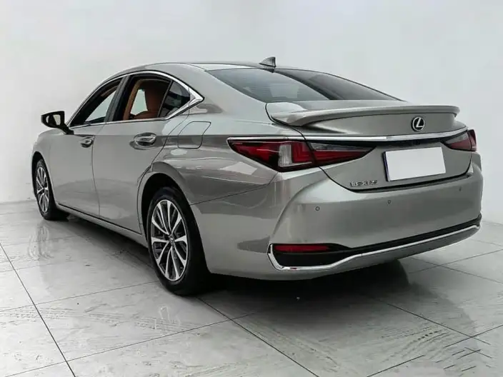 Lexus ES 2022 Model 200 Deluxe Edition – фото 5